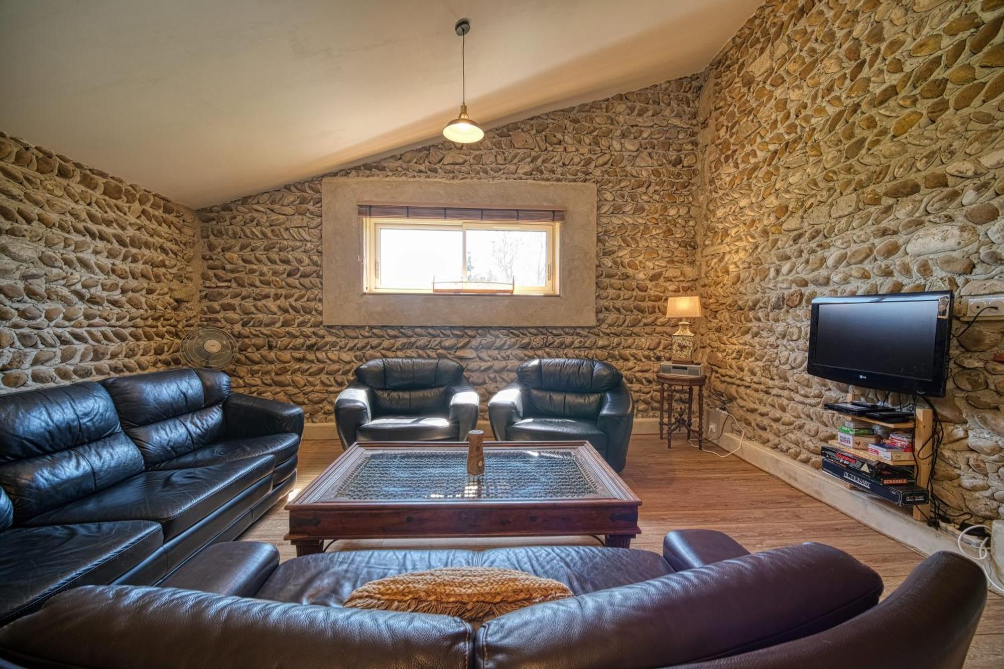 Maison Michonieres - Gite 3 Etoiles - 8 Personnes Miribel  Exterior photo